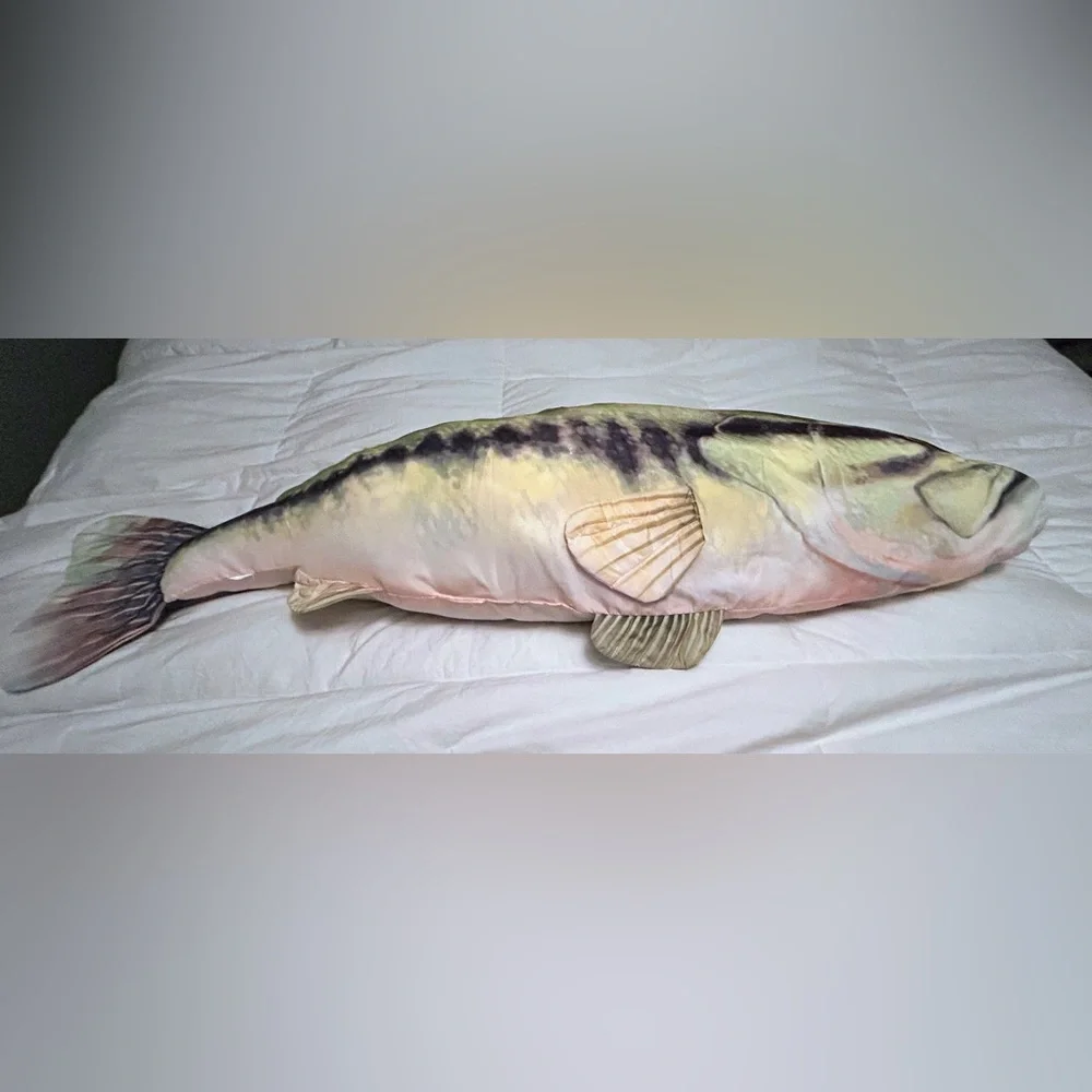 Cabela's Green and Yellow Fish Decor…💛💚
